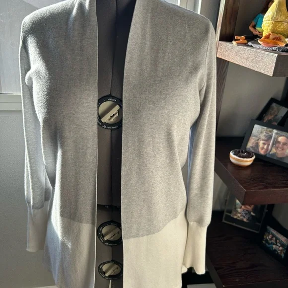Stylish Gray Cardigan - Picture 4 of 6